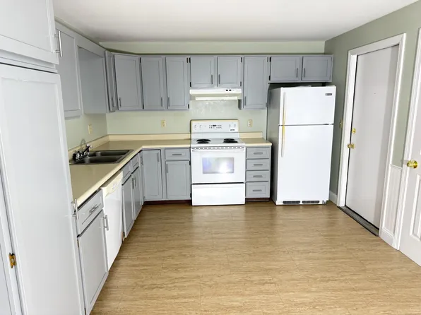5 Mar-Val Terrace #D3, Winslow, ME 04901