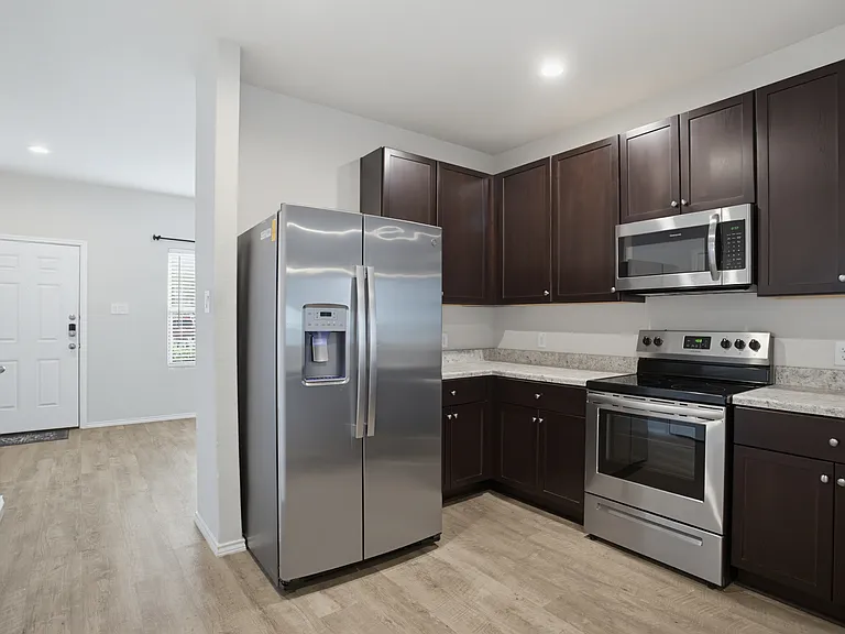 7416 Elm Trail Dr — Photo 4