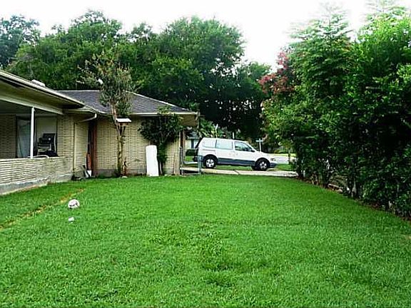 5th image of 1359 Lakeshore Dr