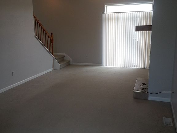 3rd image of 1583 Ponds Edge Ct