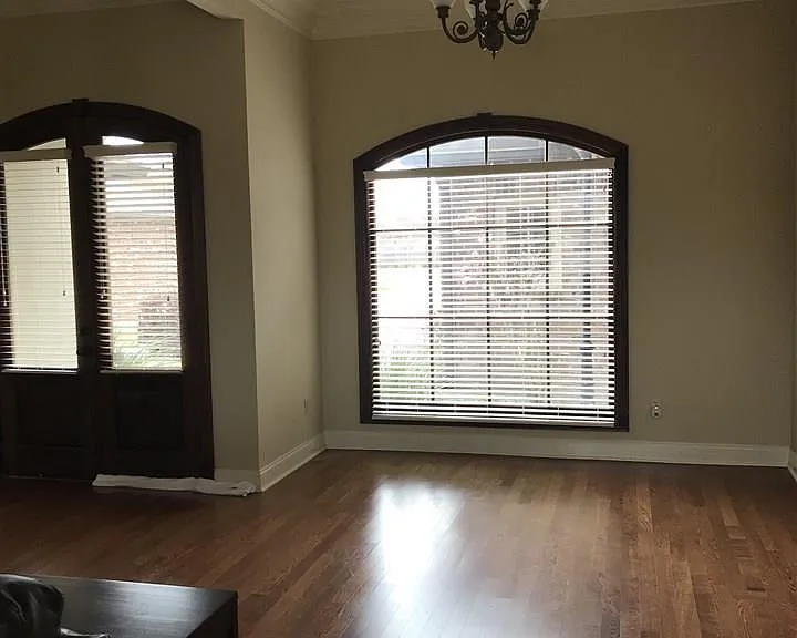 9068 Foxgate Dr — Photo 2
