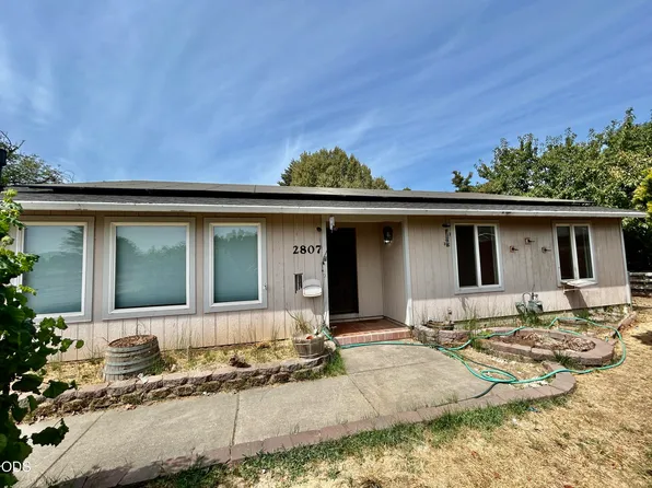 2807 Hammer Ct, Medford, OR 97501