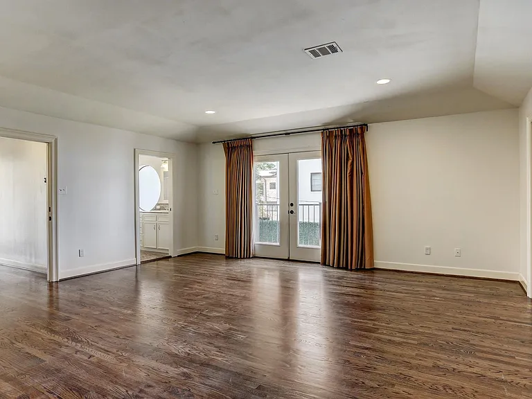 2911 University Blvd — Photo 18
