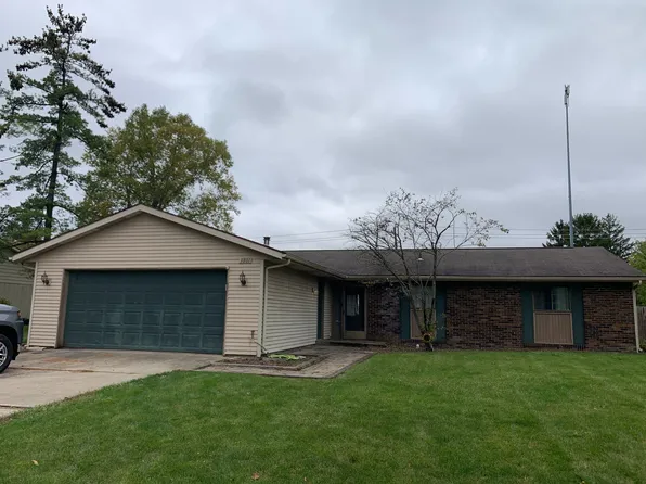 3801 N Vienna Woods Dr, Muncie, IN 47304
