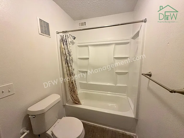 2613 Amherst Ct — Photo 12