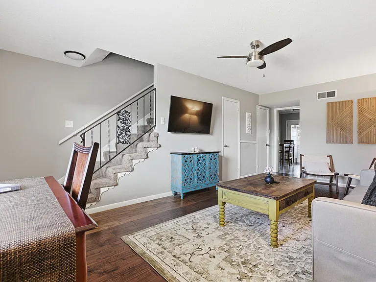517 Chickadee Dr #F — Photo 4