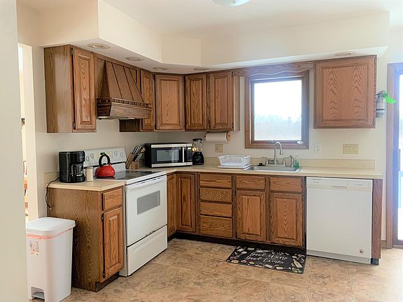 3rd image of 43300 Seaway Ave