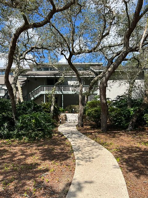 1st image of 808 Pinewood Ct #808