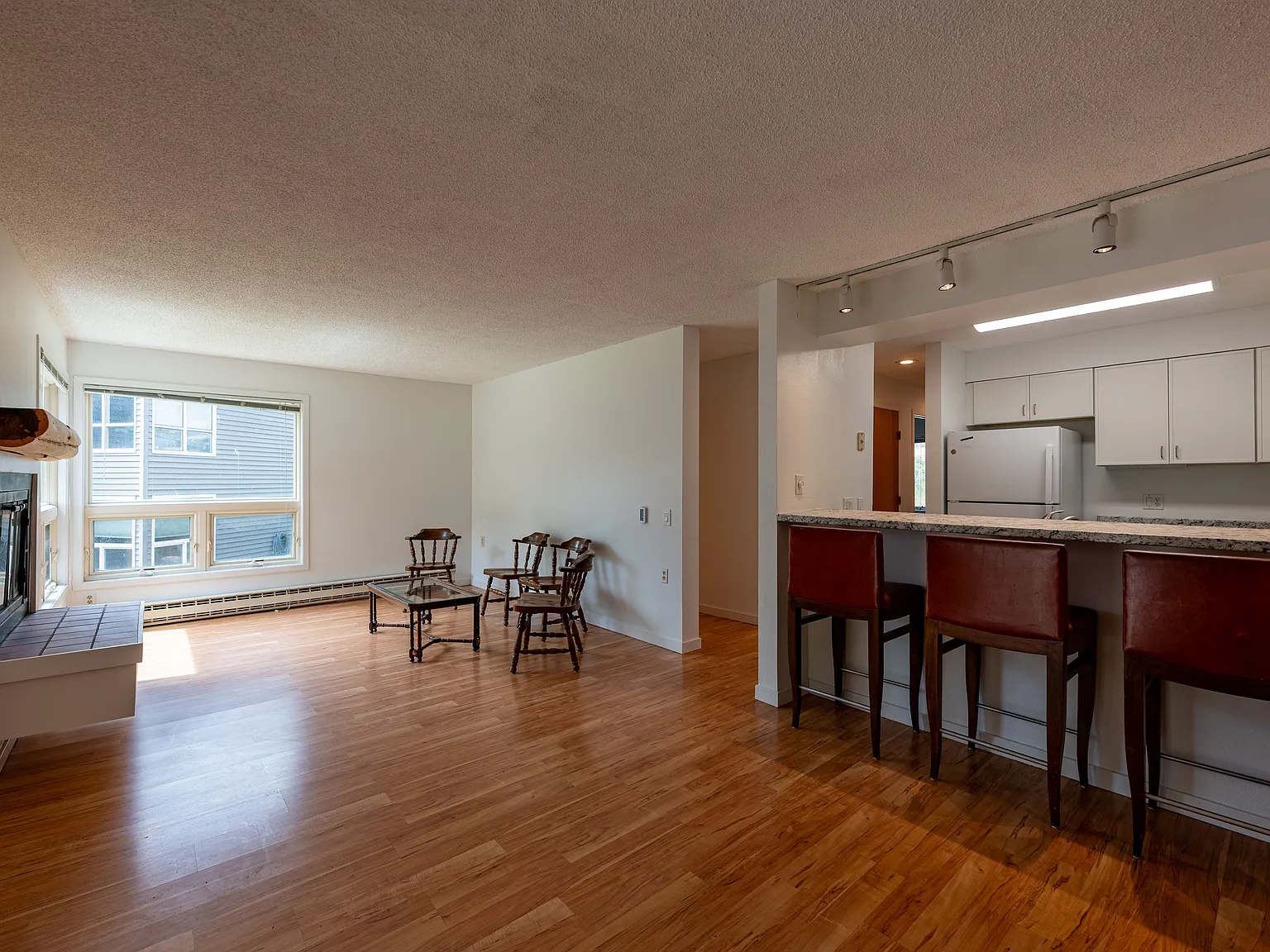 2 bed, $3,400 — Photo 2