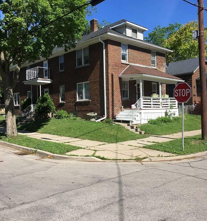 1st image of 132 E Montana St #1