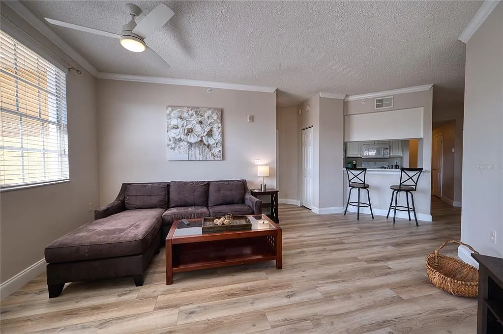 2 bed, 2.0 bath, 1241 sqft, $1,995 — Photo 3