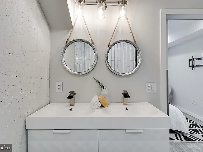 1825 Ginnodo St #1R — Photo 21
