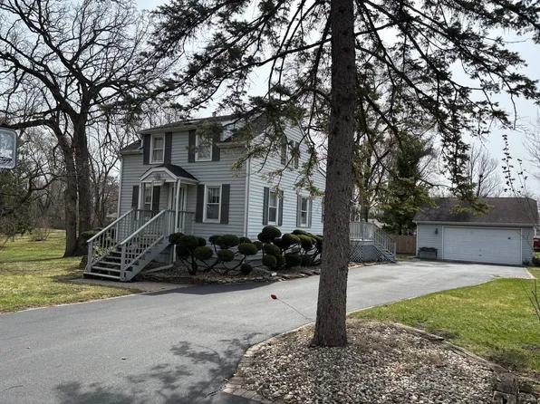 25091 W Crawford Ave, Antioch, IL 60002