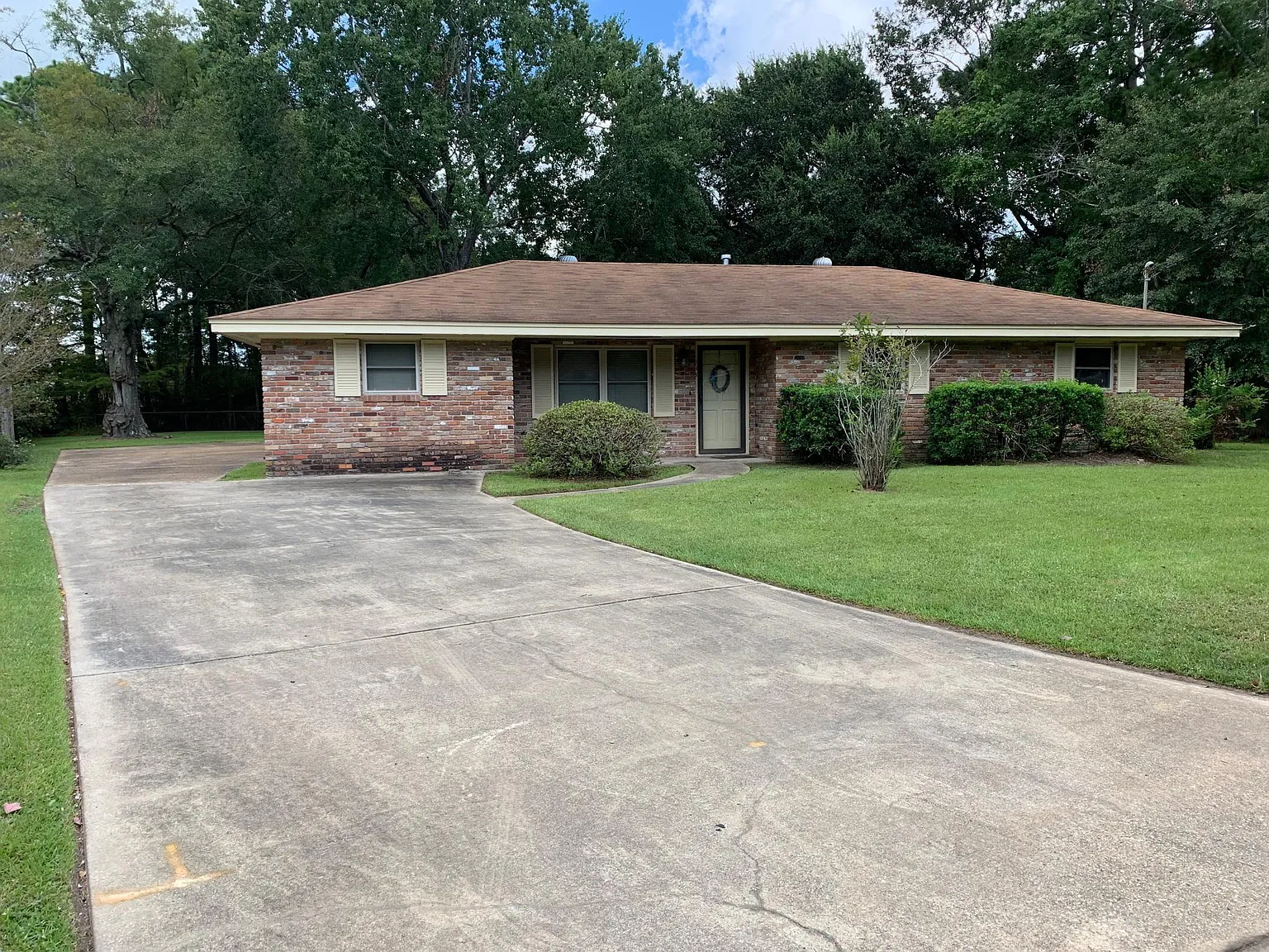 3 bed, 2.5 bath, 2000 sqft, $2,000 — Photo 1
