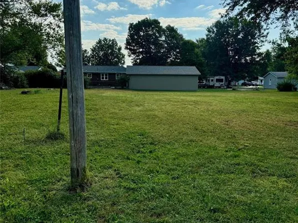 1500 N Van Buren St, Litchfield, IL 62056