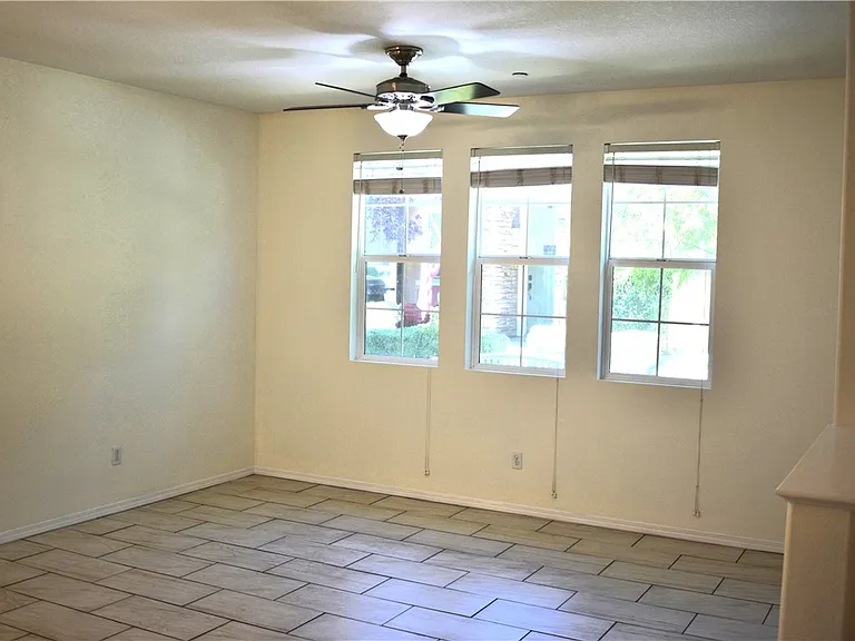 28492 Herrera St — Photo 8