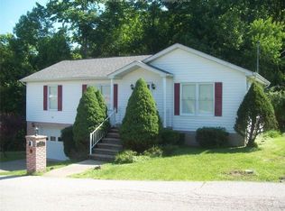 7 Poplar Ln, Madison, WV 25130