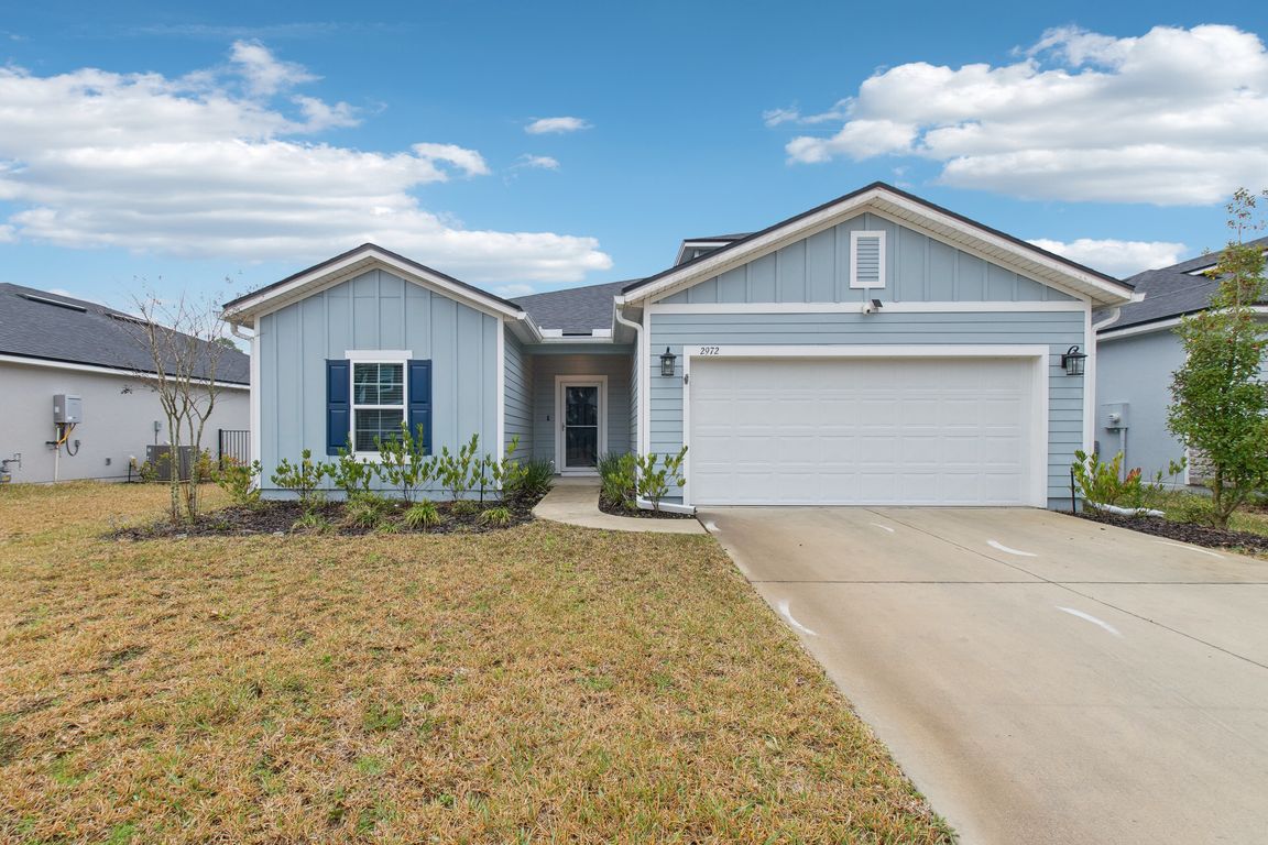 Firethorn Ave-001.jpg