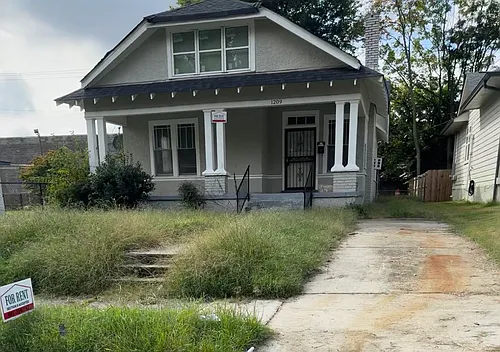 1209 Forrest Ave Photo 1