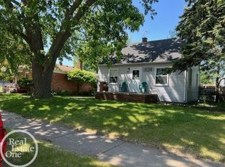 8253 Westminster Ave, Warren, MI 48089