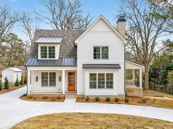 27 Coweta St, Senoia, GA 30276