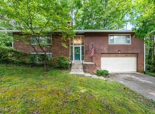 108 Middlebury Rd, Oak Ridge, TN 37830