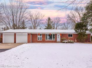 1914 Schust Rd, Saginaw, MI 48604