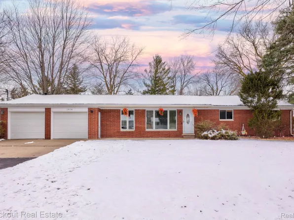 1914 Schust Rd, Saginaw, MI 48604