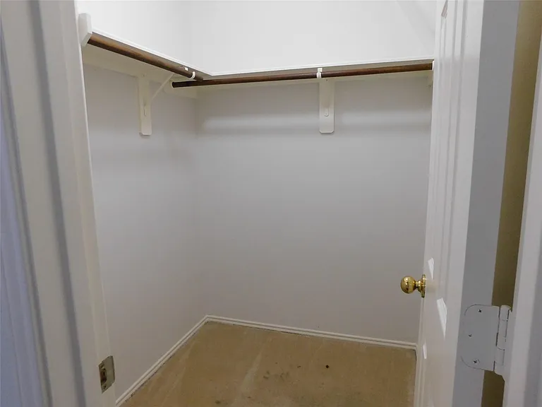 19130 Yaupon Ranch Dr — Photo 32