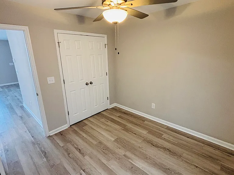 1151 Cross Creek Cir #E — Photo 5