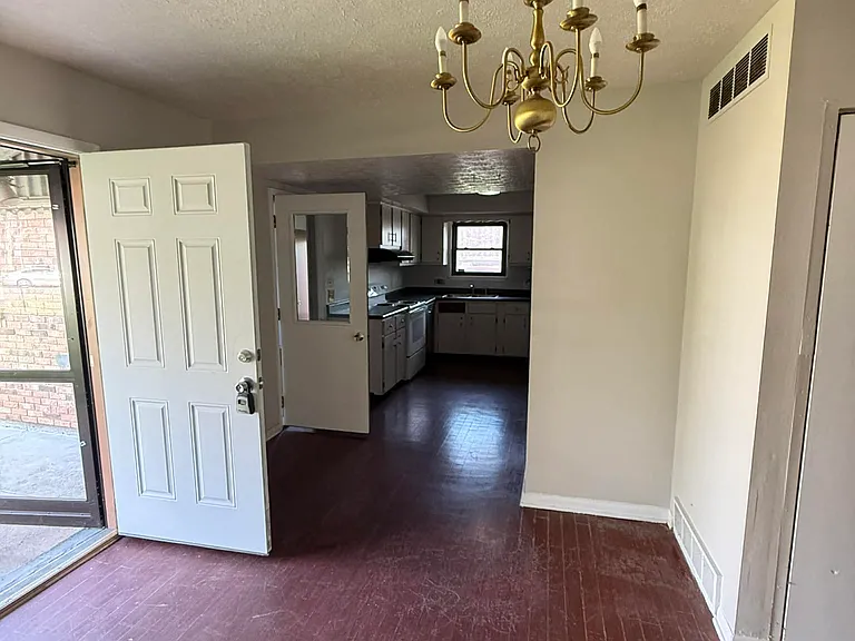 128 Grant Cir — Photo 8