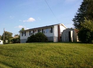 204 Kenbrook Dr, Galax, VA 24333