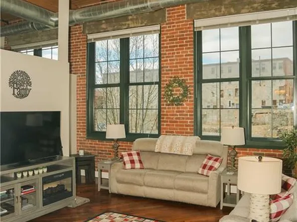 99 Allen St Unit 203, Woonsocket, RI 02895