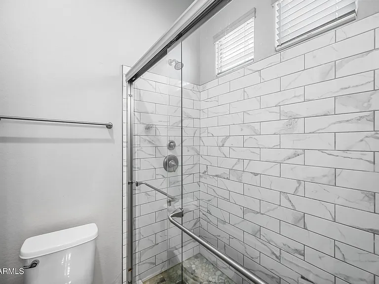 884 E Ladbroke Way — Photo 24