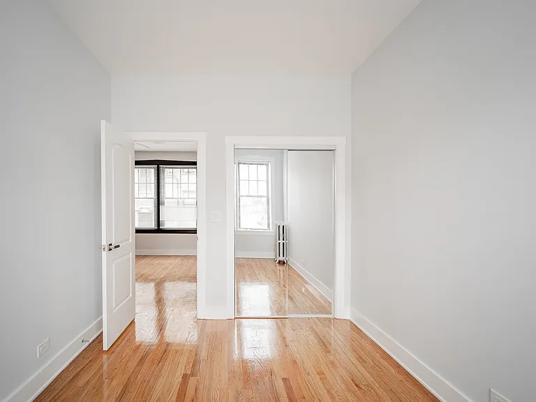 1623 W Belmont — Photo 14