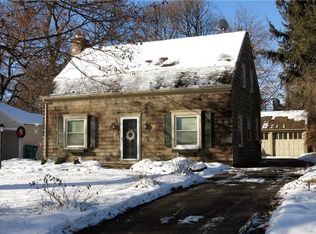 152 Village Ln, Rochester, NY 14610