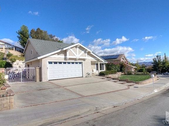 For Sale: 17119 Canvas St., Canyon Country, CA 91387