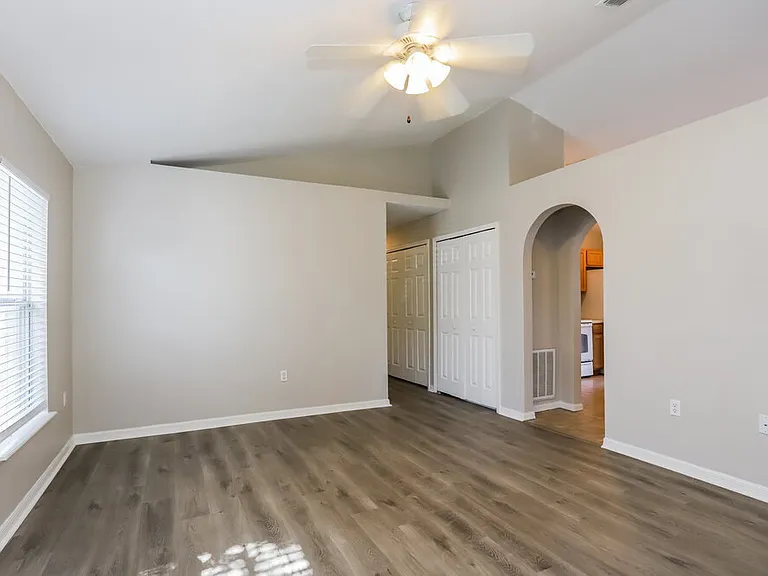 17031 Ongar Ct — Photo 4