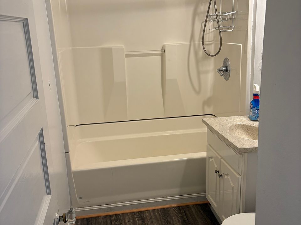 1st image of 8 Prospect St APT 3