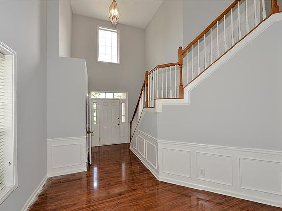 5th image of 247 Colony Center Dr