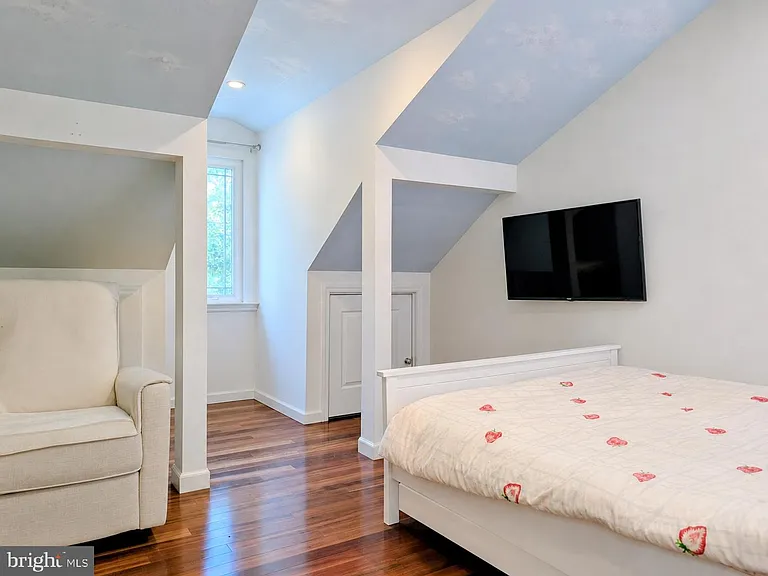 72 Harvard Cir — Photo 20