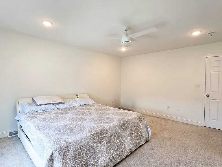 15 Summer Ln — Photo 3