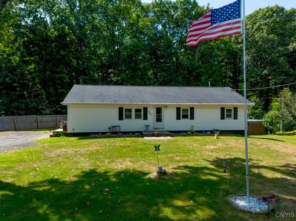 655 County Route 10, Pennellville, NY 13132