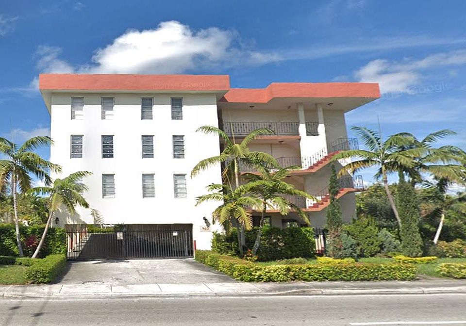 1st image of 960 SW 42nd Ave APT 306