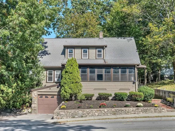 50 Sprague St, Dedham, MA 02026
