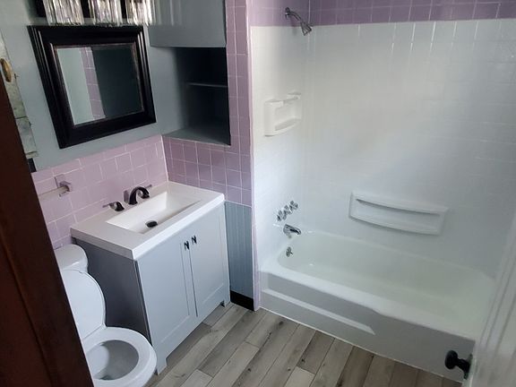 5th image of 619 Fulton St #1