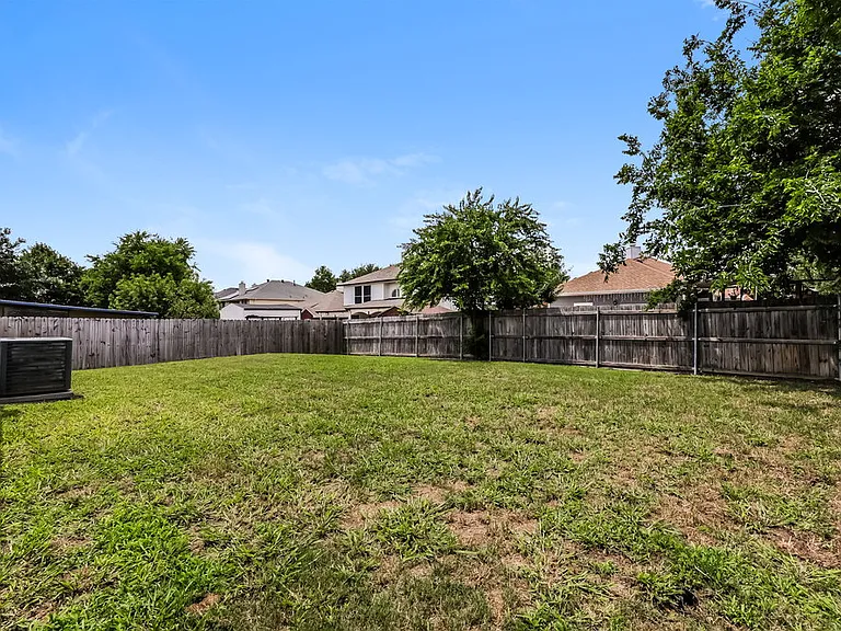 6730 Meadowcrest Dr — Photo 15