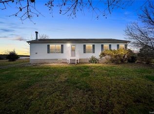 369 Petticoat Ln, Bloomingburg, NY 12721