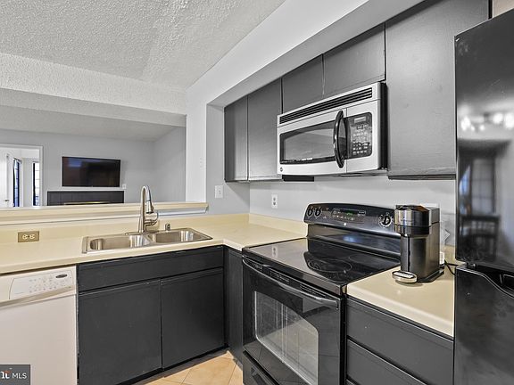3rd image of 6017 Curtier Dr Suite 6017A