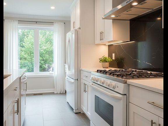 4th image of 3955 Pandora St #201